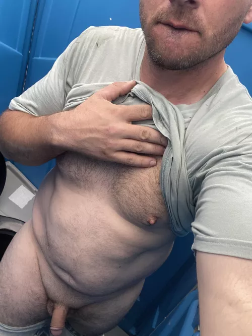 [36] average blue collar dad who loves taking pics