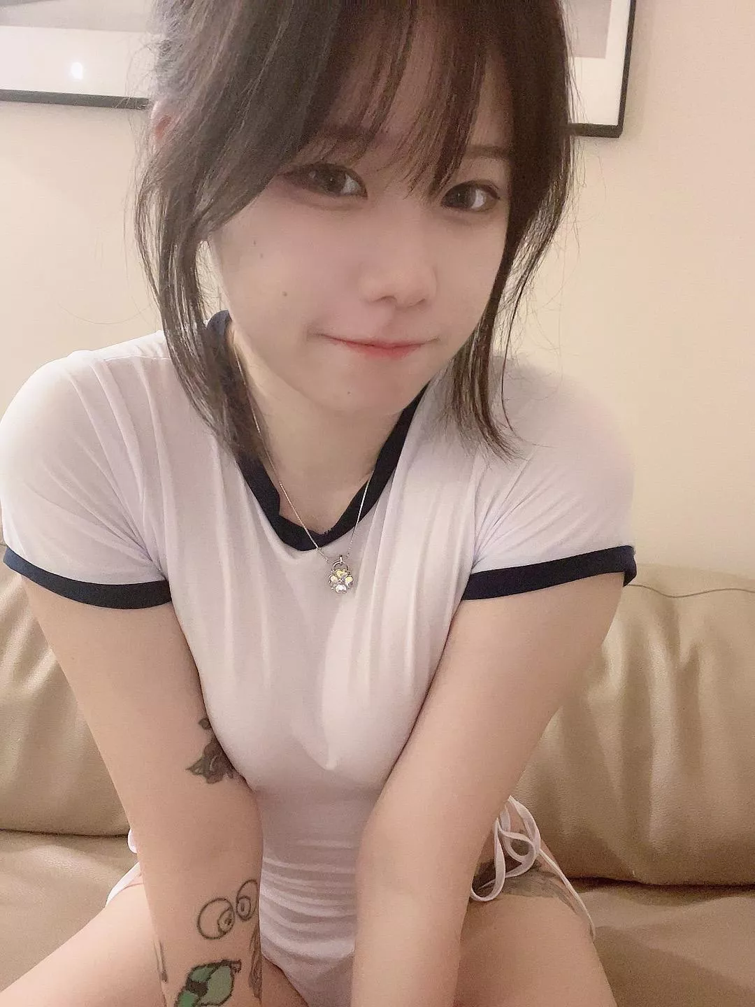 Am I cuter or hotter?