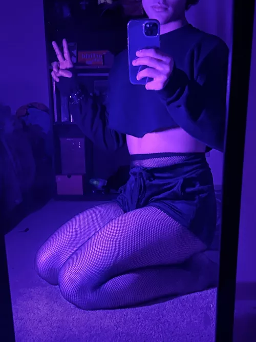 Fishnets are crazy cute! ✨🖤