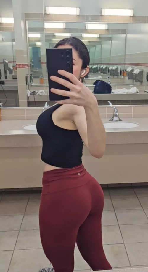 (F)Would you look at me in the gym? 