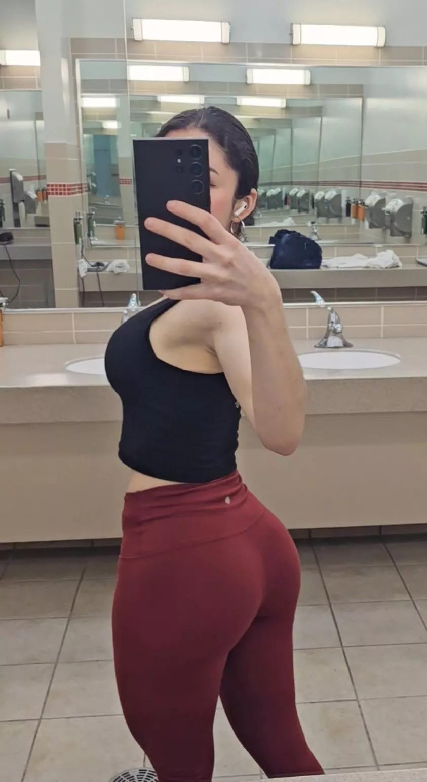 (F)Would you look at me in the gym? 