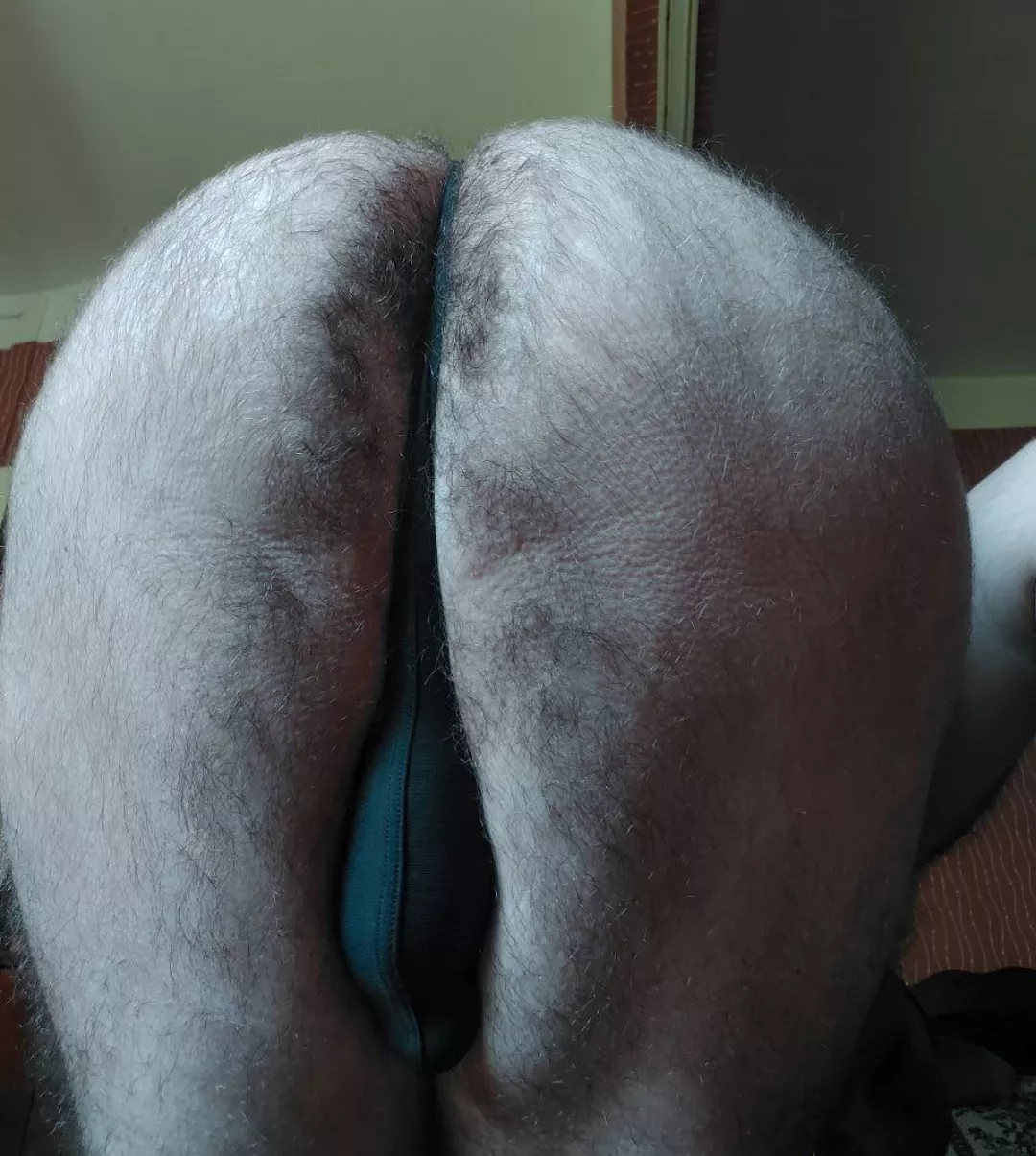 gets very musky in there ;) 