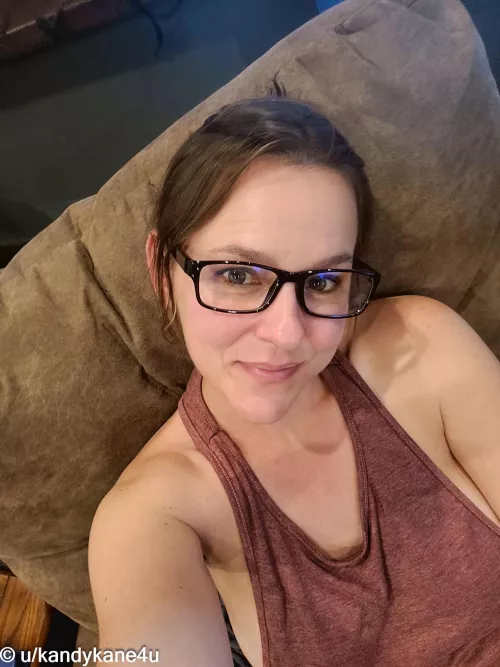 Good morning, hope you like a milf in glasses