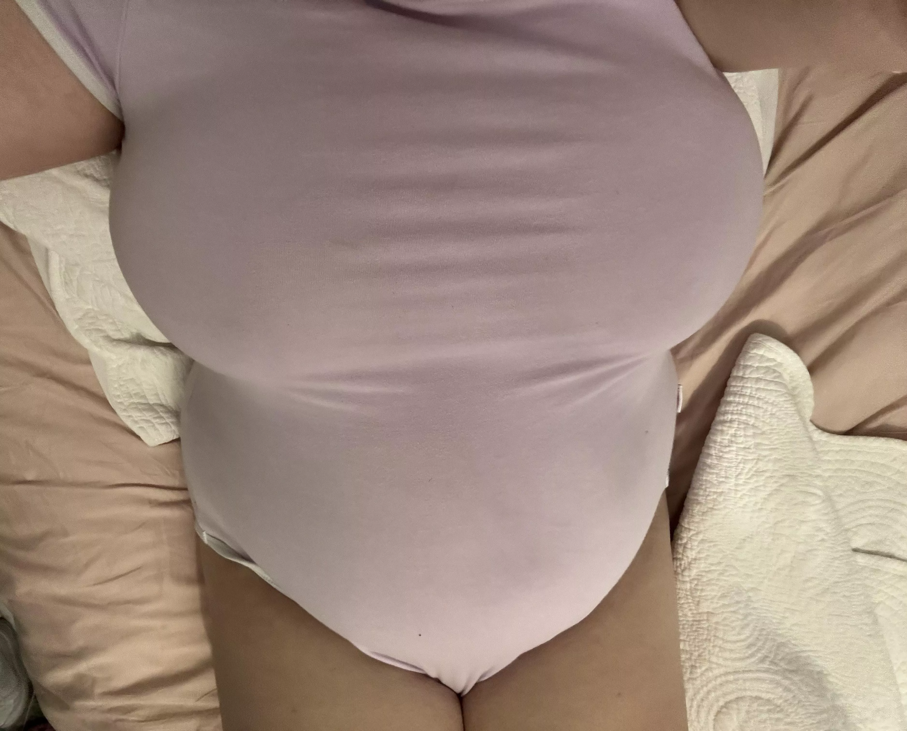 i can still wear onesies even if i can't wear a diaper😋