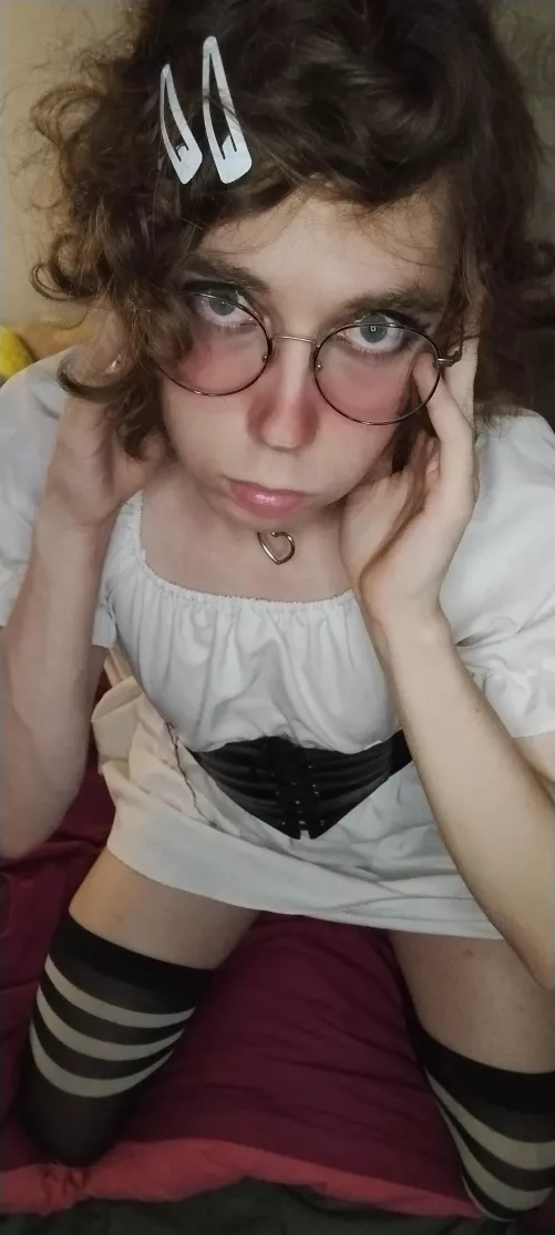 If it weren't for that vein on my arm, I'm not sure you'd be able to tell I'm a guy hehe :3