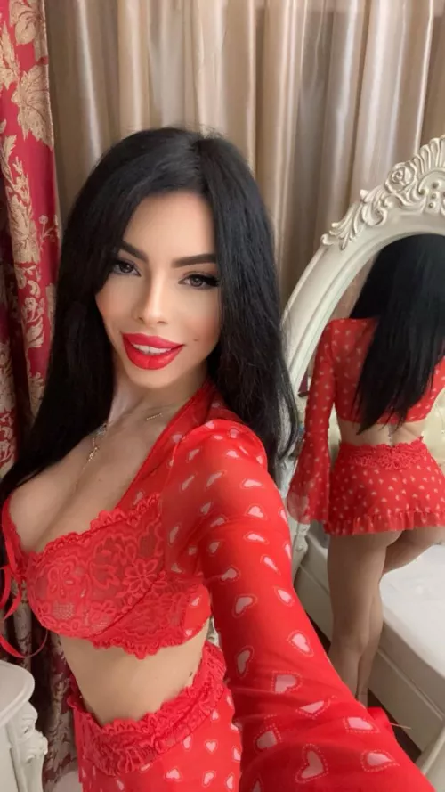 Mirror, mirror ... UPS! You caught me!  [NikkiRushxx]