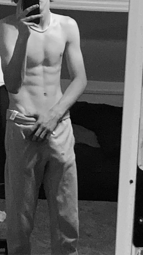 Old picture but who likes a good pair of grey sweats?