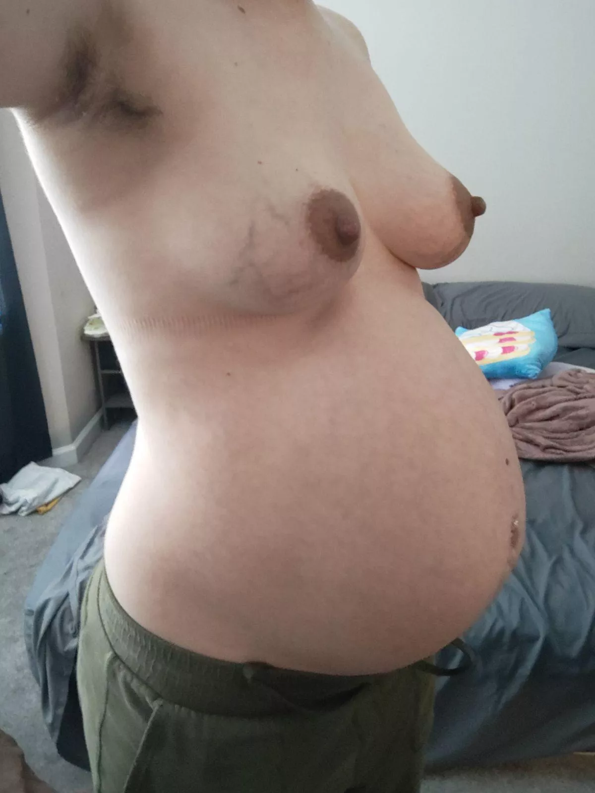 please smell my hairy preggo armpits and suck on these swollen tits 