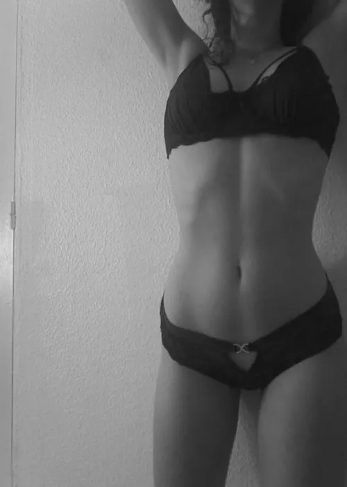 Show your best profile they said, i'm quite shivering right now (lesb. so please don't harass)