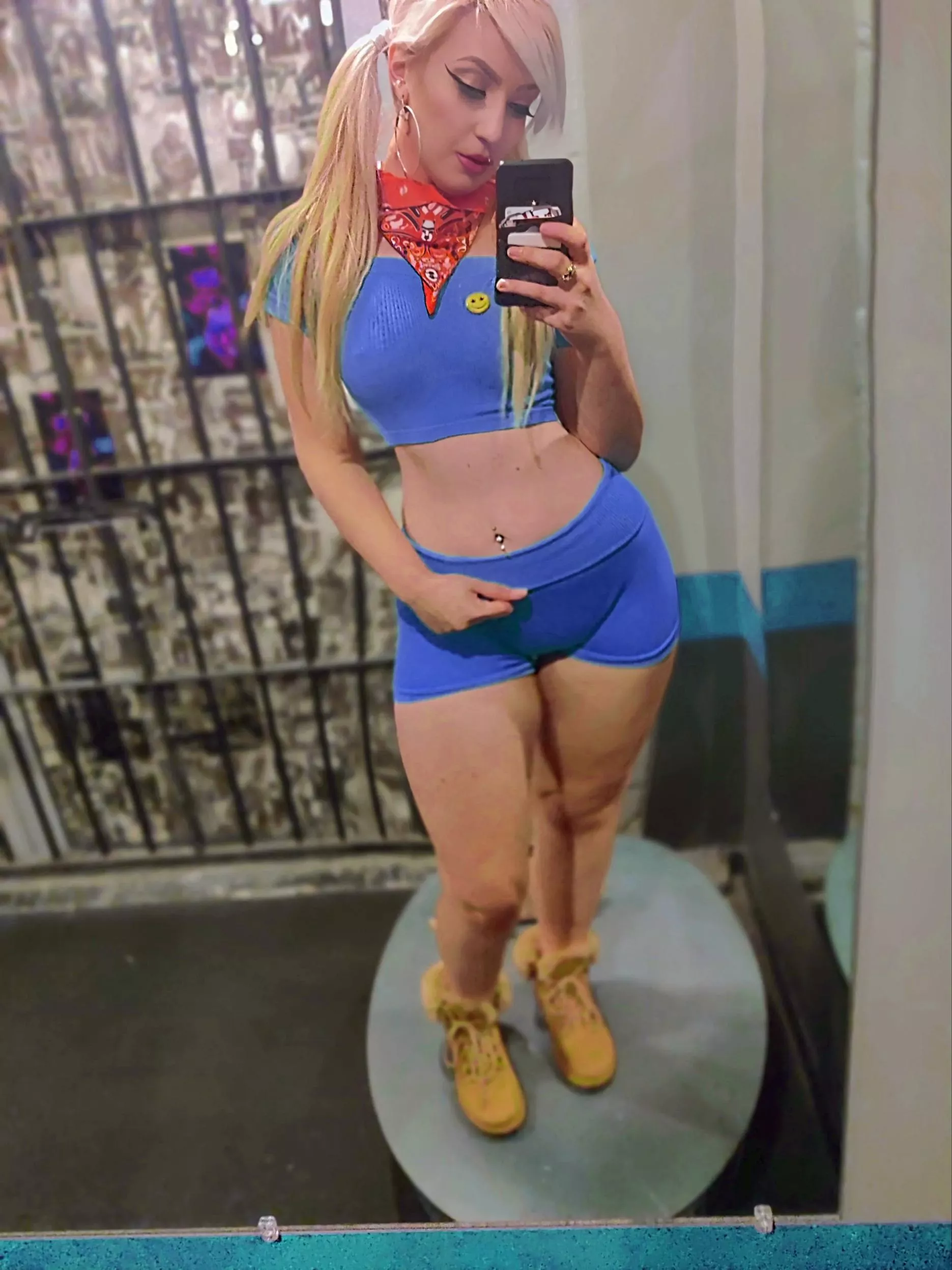 This kink/bondage adult stores dressing room is my absolute fav . Luv the vibes here 😍