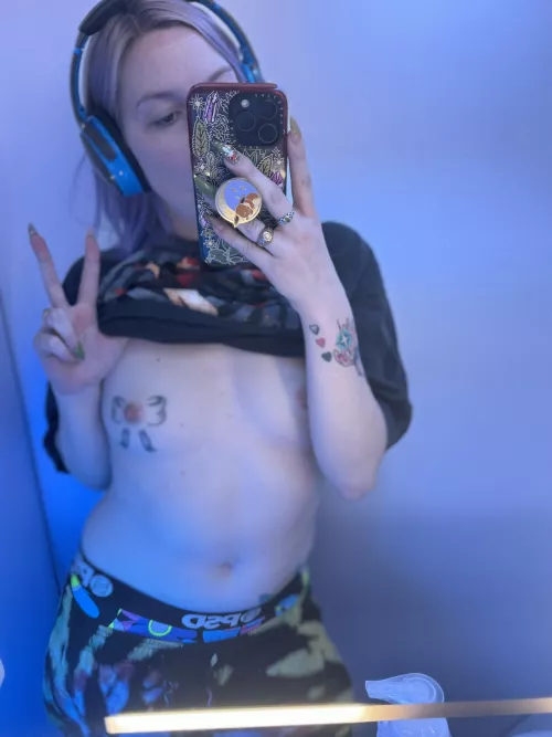 Titties out on the plane 