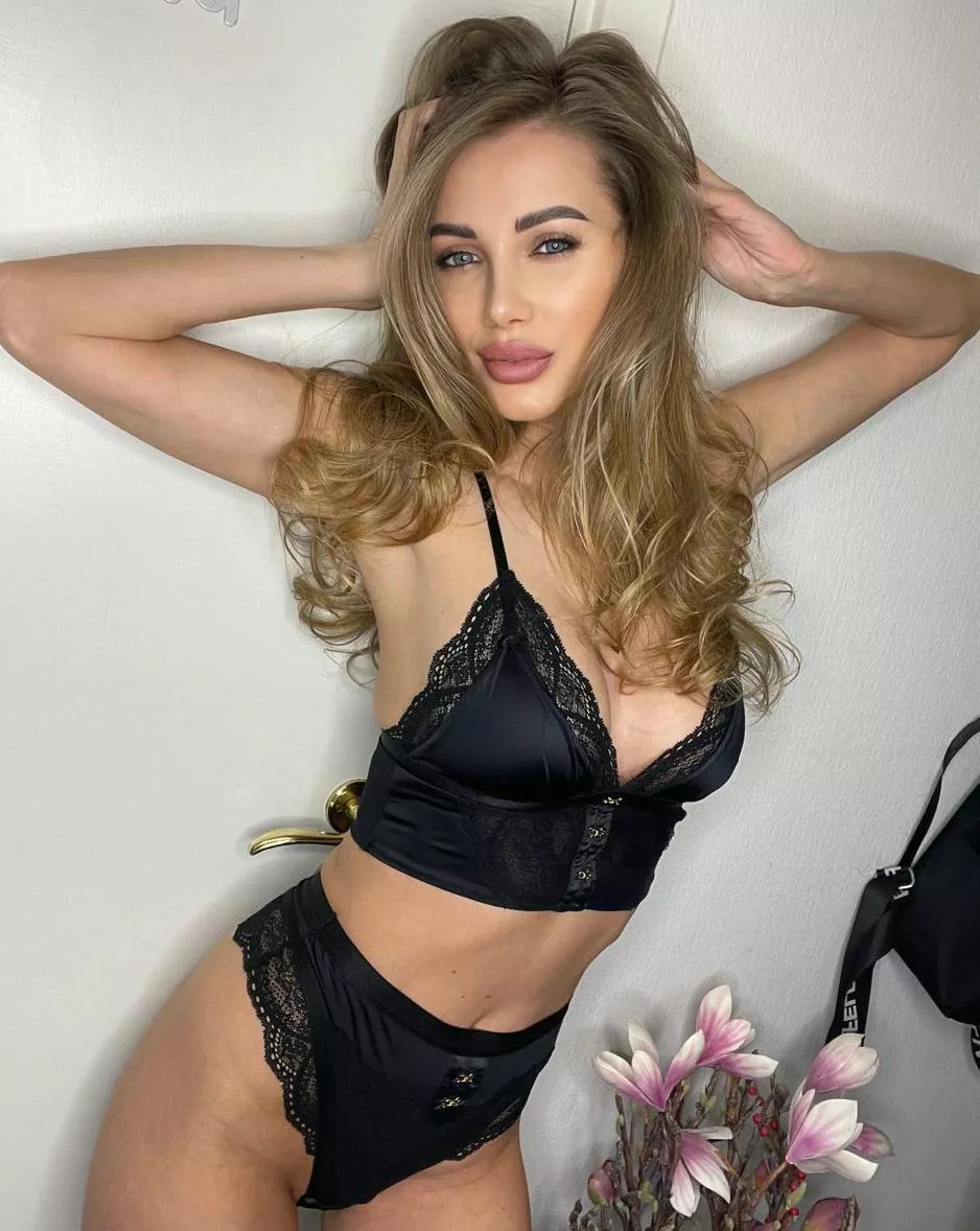 What time should I come over to clean? 😋😉😊💦