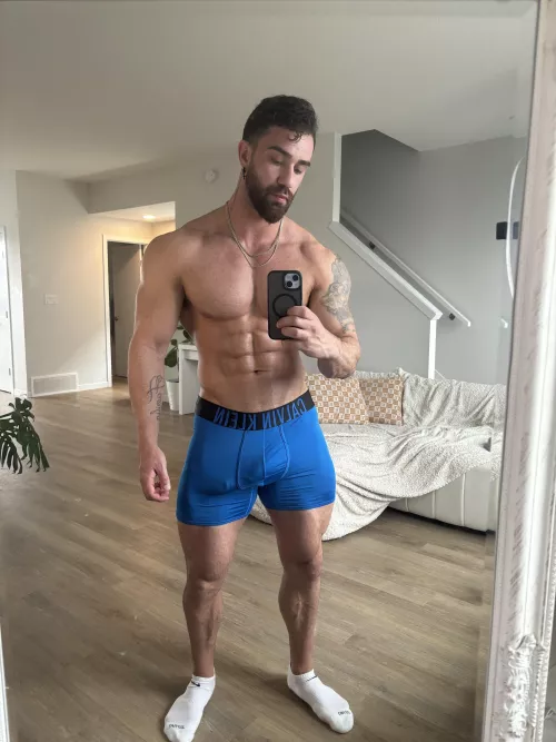 Anyone like fit guys who cum lots ?