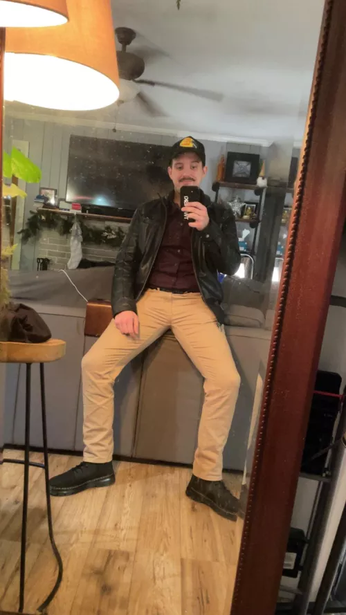 Been single for so long I’m debating on just dating myself