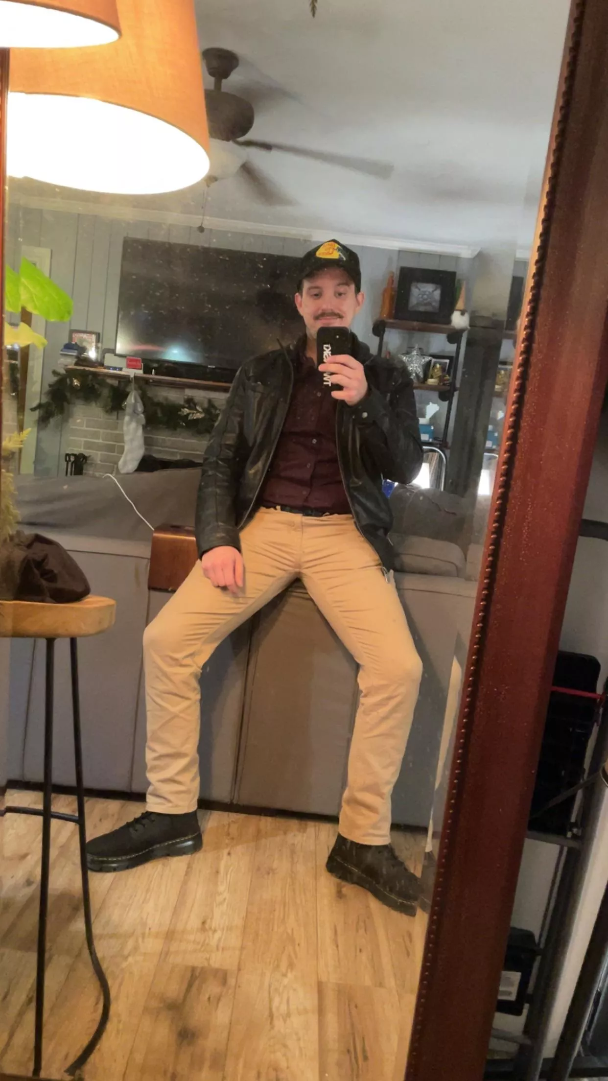 Been single for so long I’m debating on just dating myself