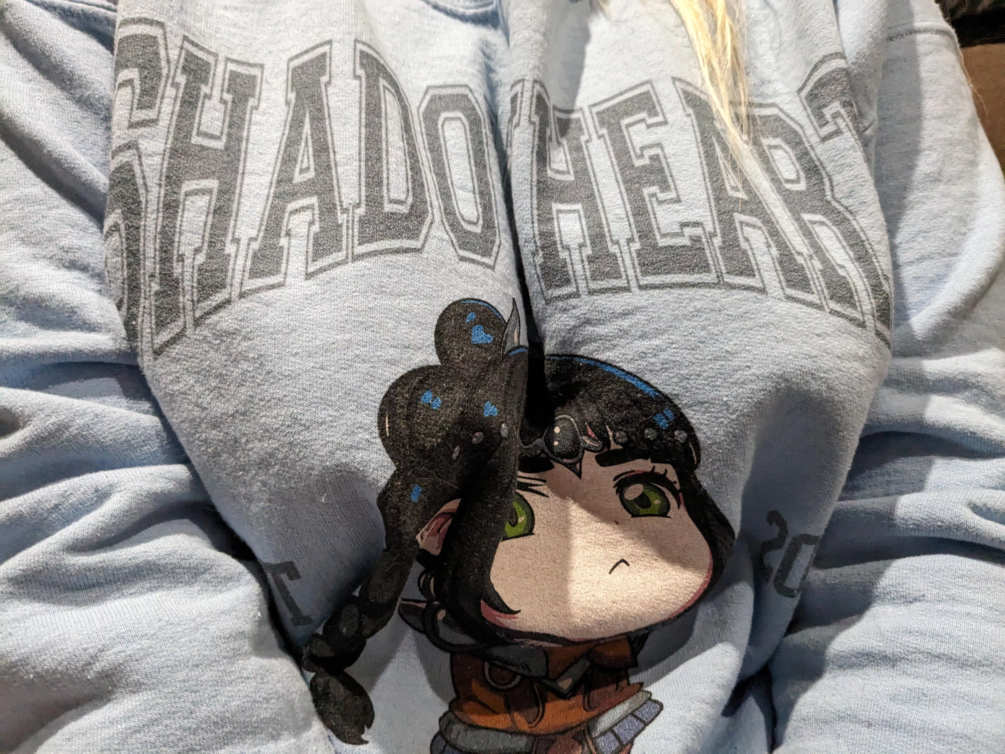 Big boobies for you in a Baulders Gate Sweatshirt 😘