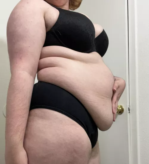 Check that belly hang 👀