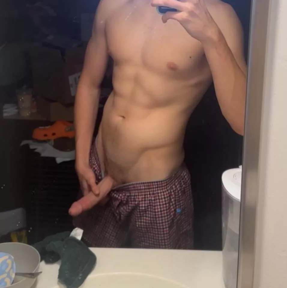 college boy new to this hmu for the snap 👀