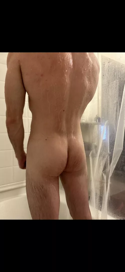 Cute lil butt waiting to be spread