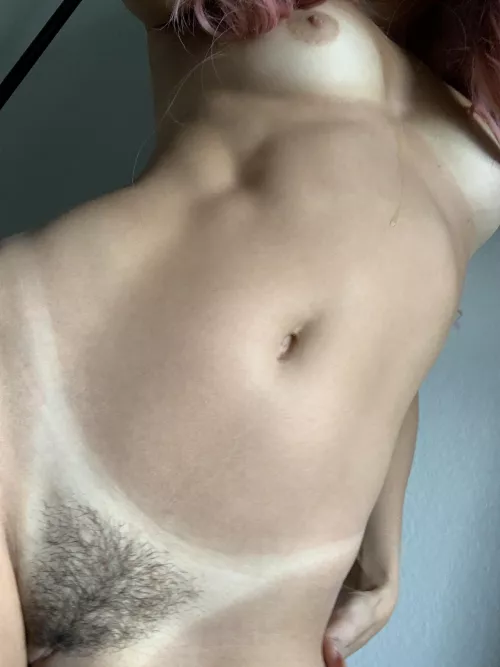 Everyone wonders why I like having tan lines.. little do they know it’s because I like how they look naked