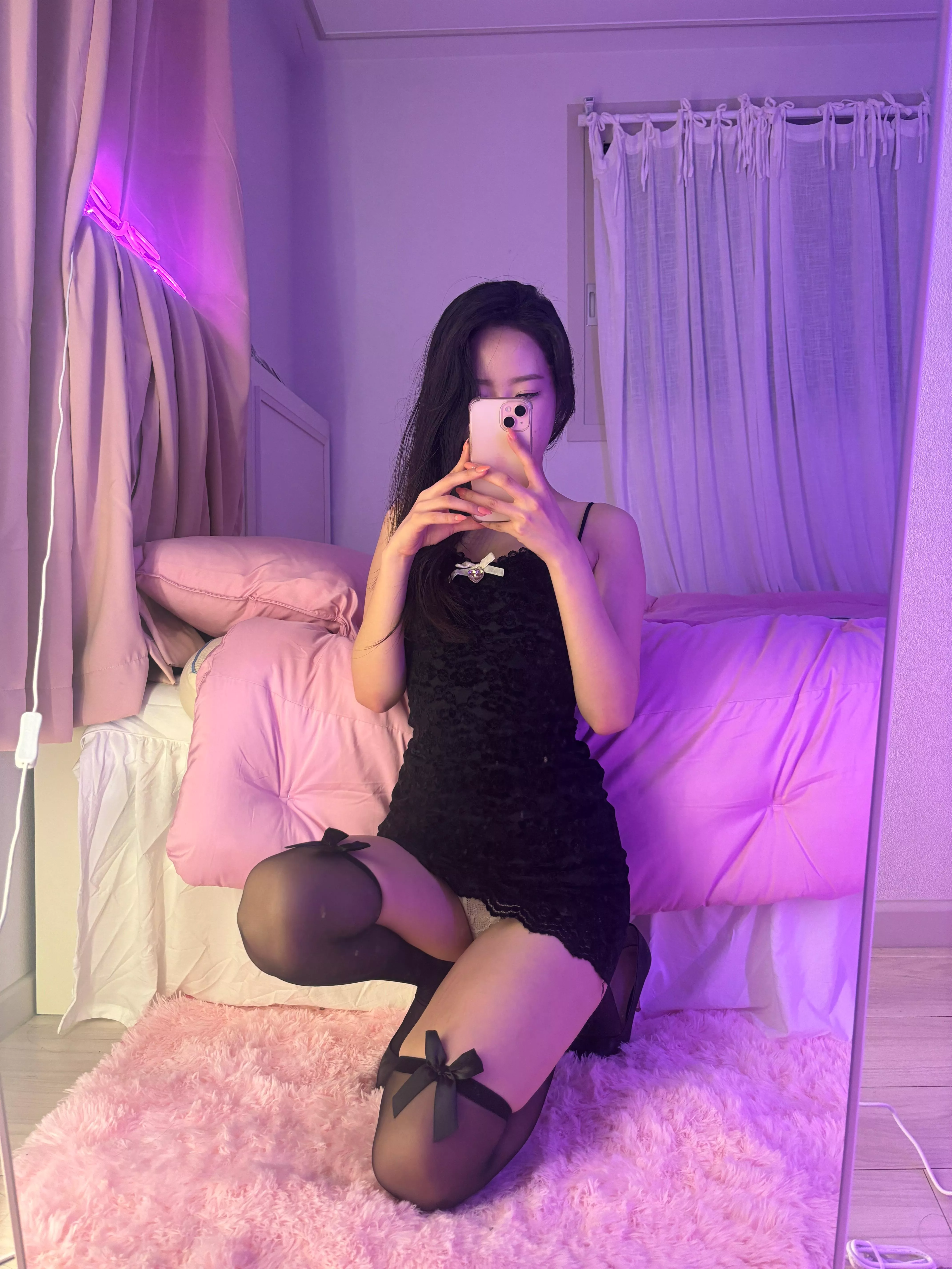 Feelin' sexy in those socks [F]