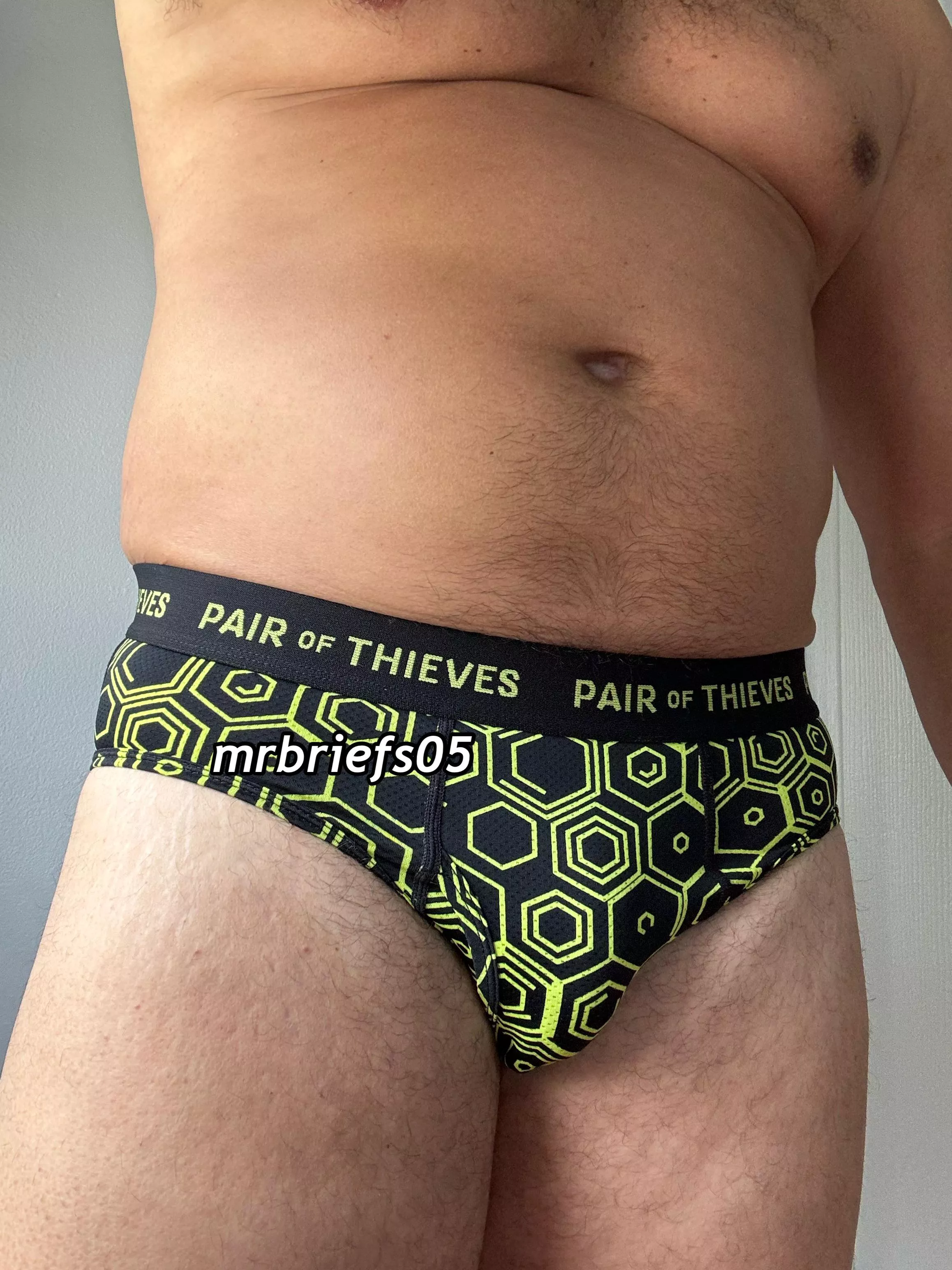 Happy Thursday…! 🖤💛 Age 47