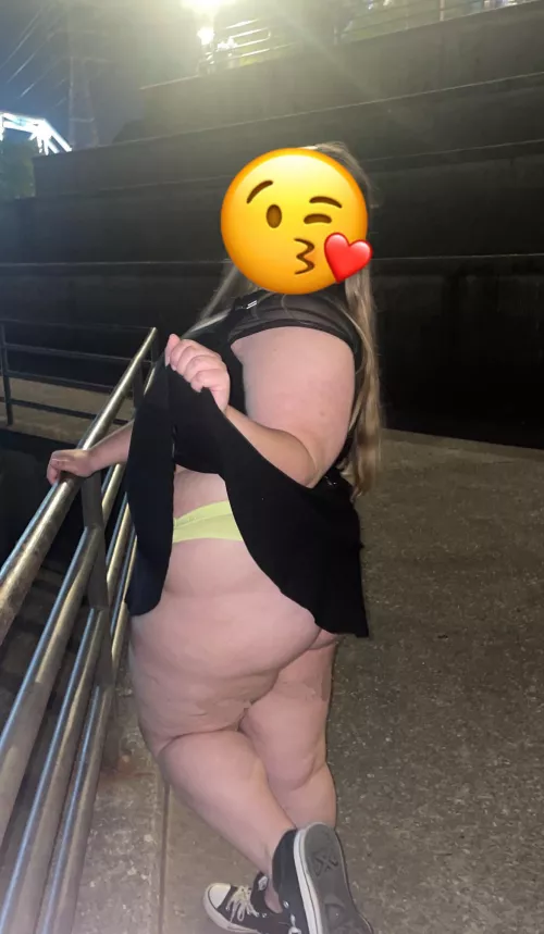 i love when they stare