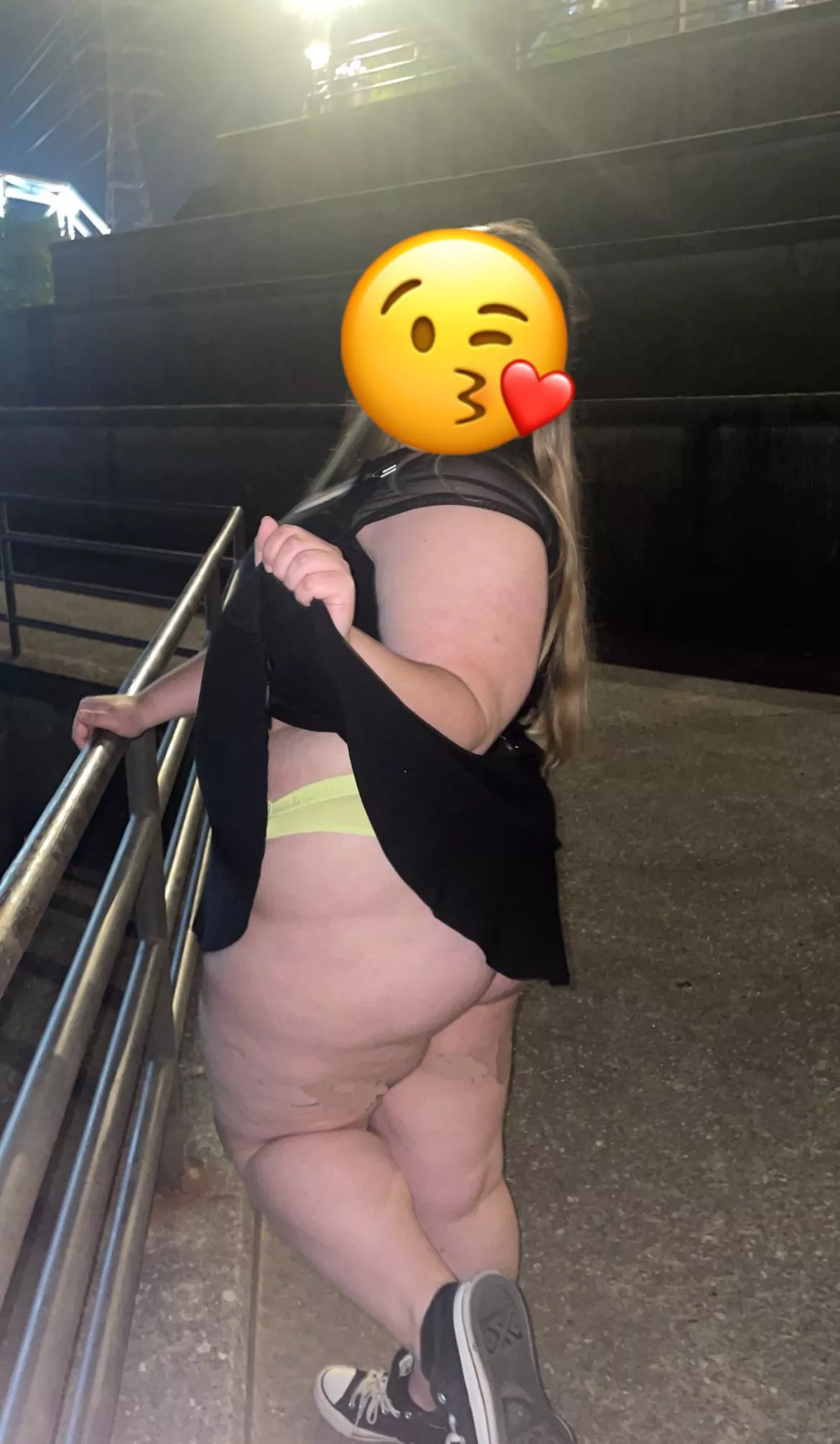 i love when they stare