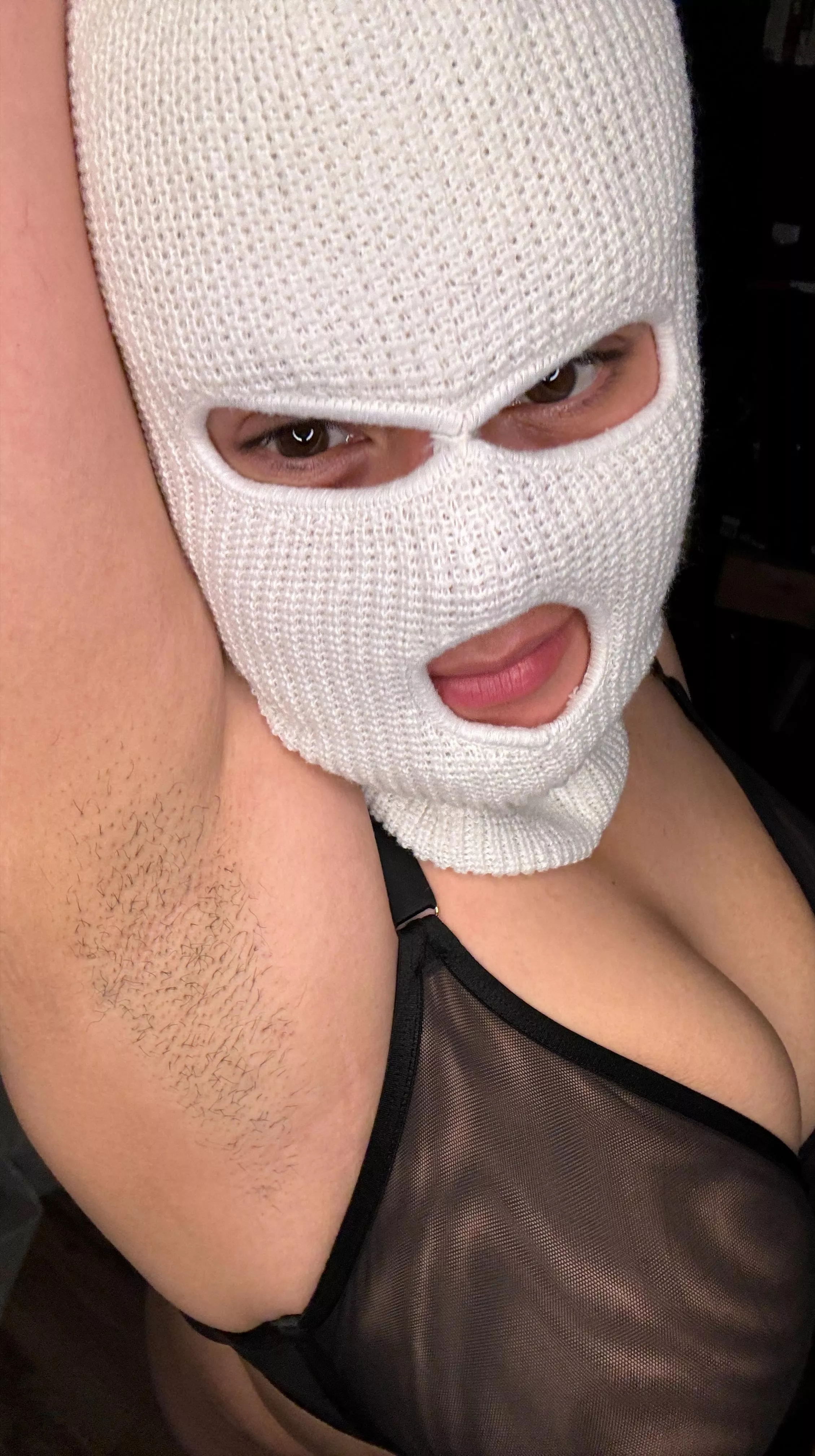 I want someone to sniff my stubble pits, any volunteer