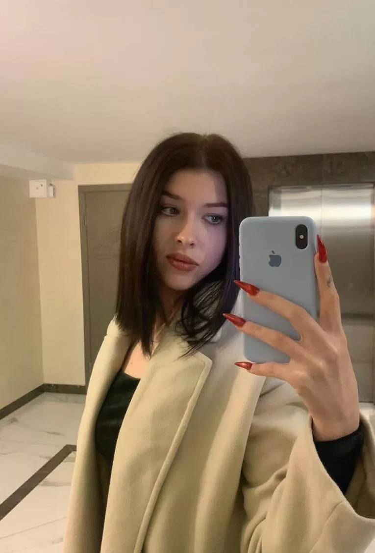 Older men here who want to fuck me raw?