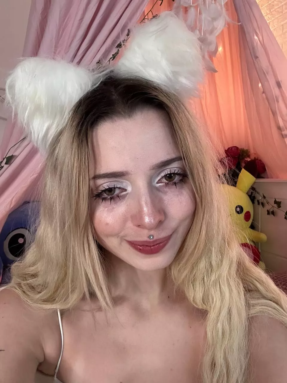 Scratch me behind the ears