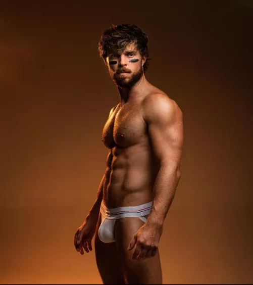 Sweaty jocks to the front please 