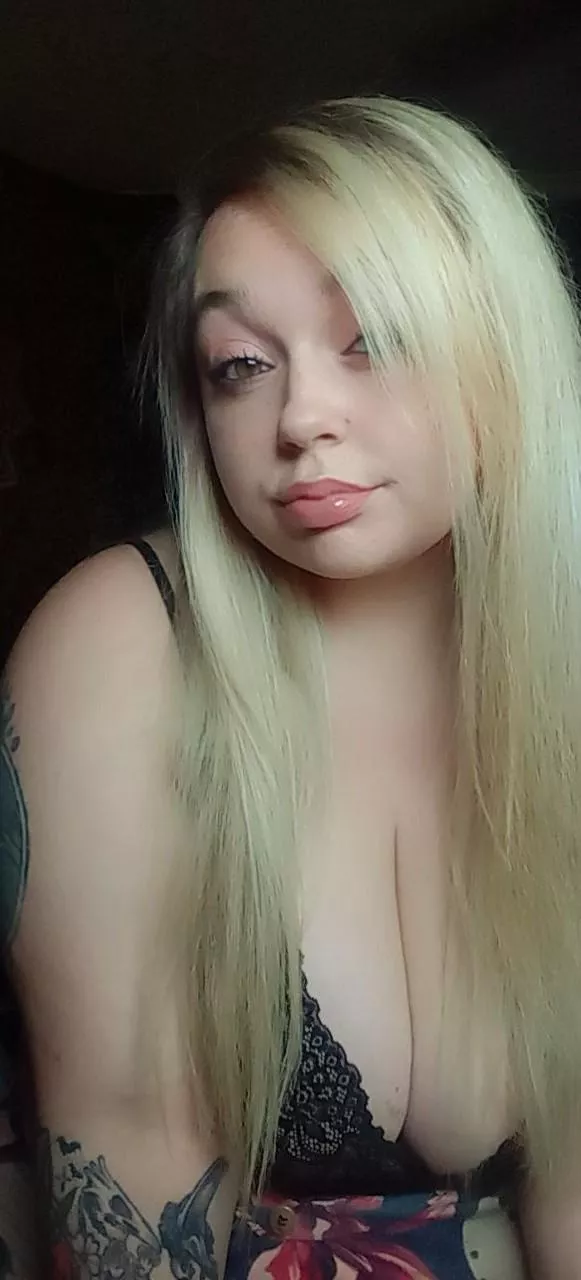 Who's up? 😈👸✨