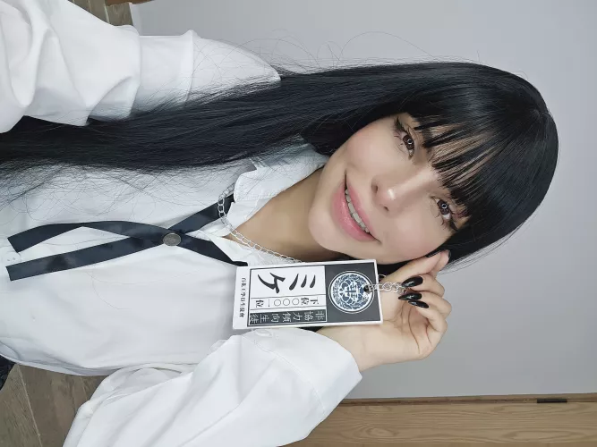 would you find it attractive if a girl as small as me gets cum on her face?