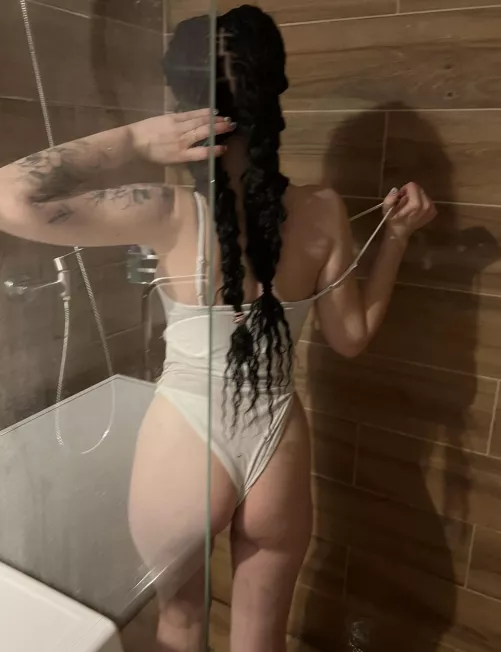 Any older men here that want to fuck me raw