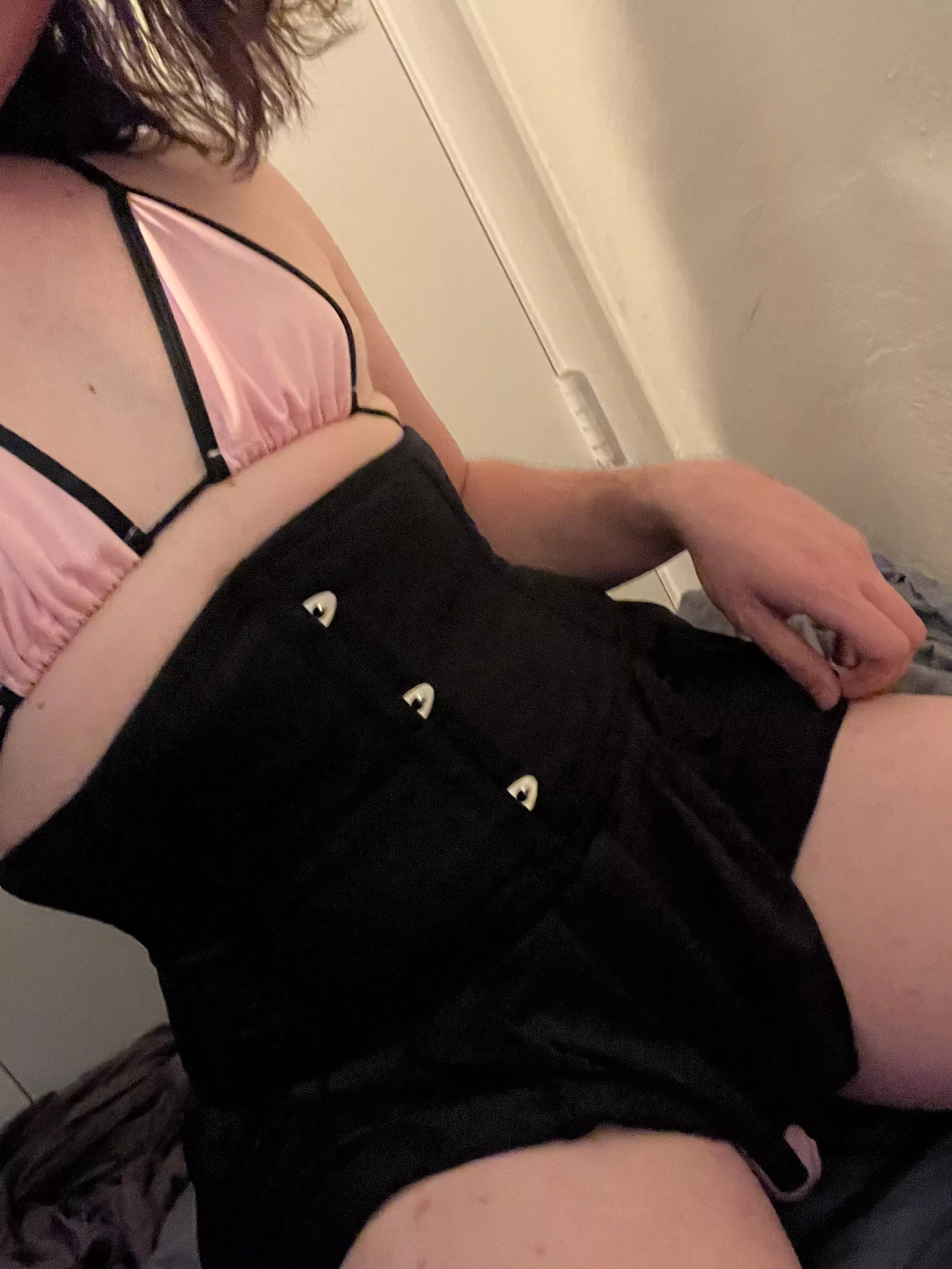 can u tell im happy about my new outfit?