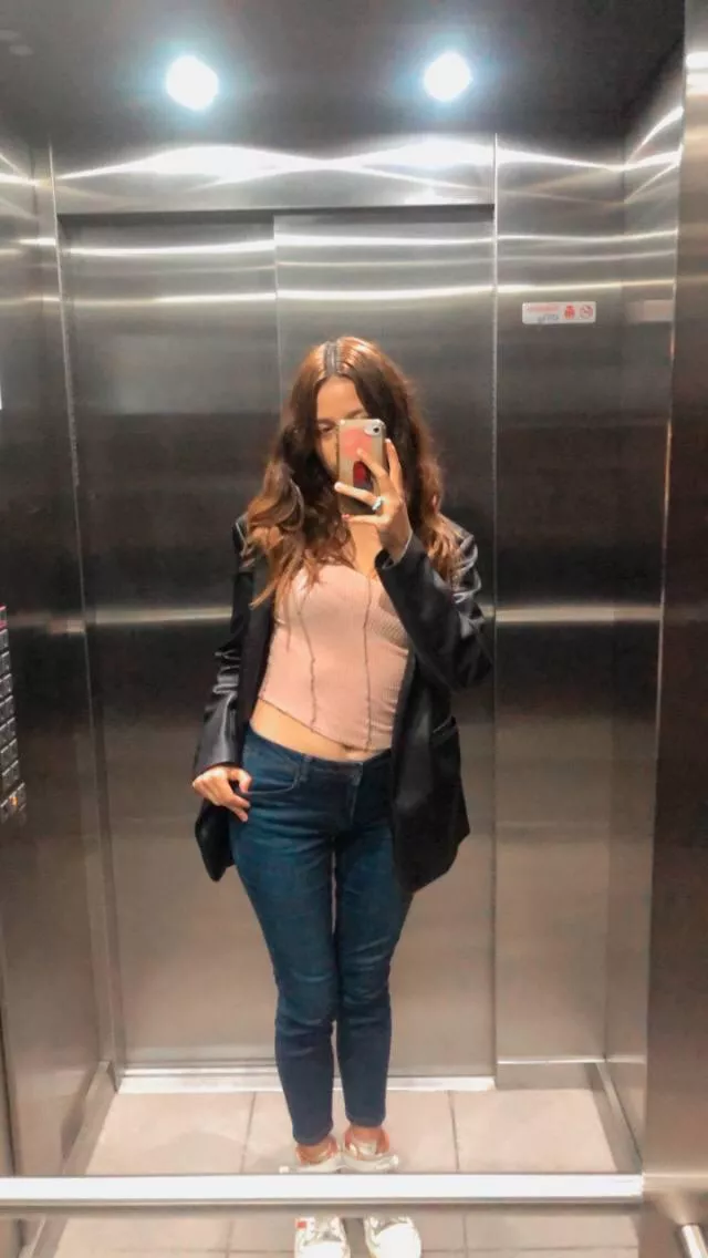 do you find me alluring in this outfit?