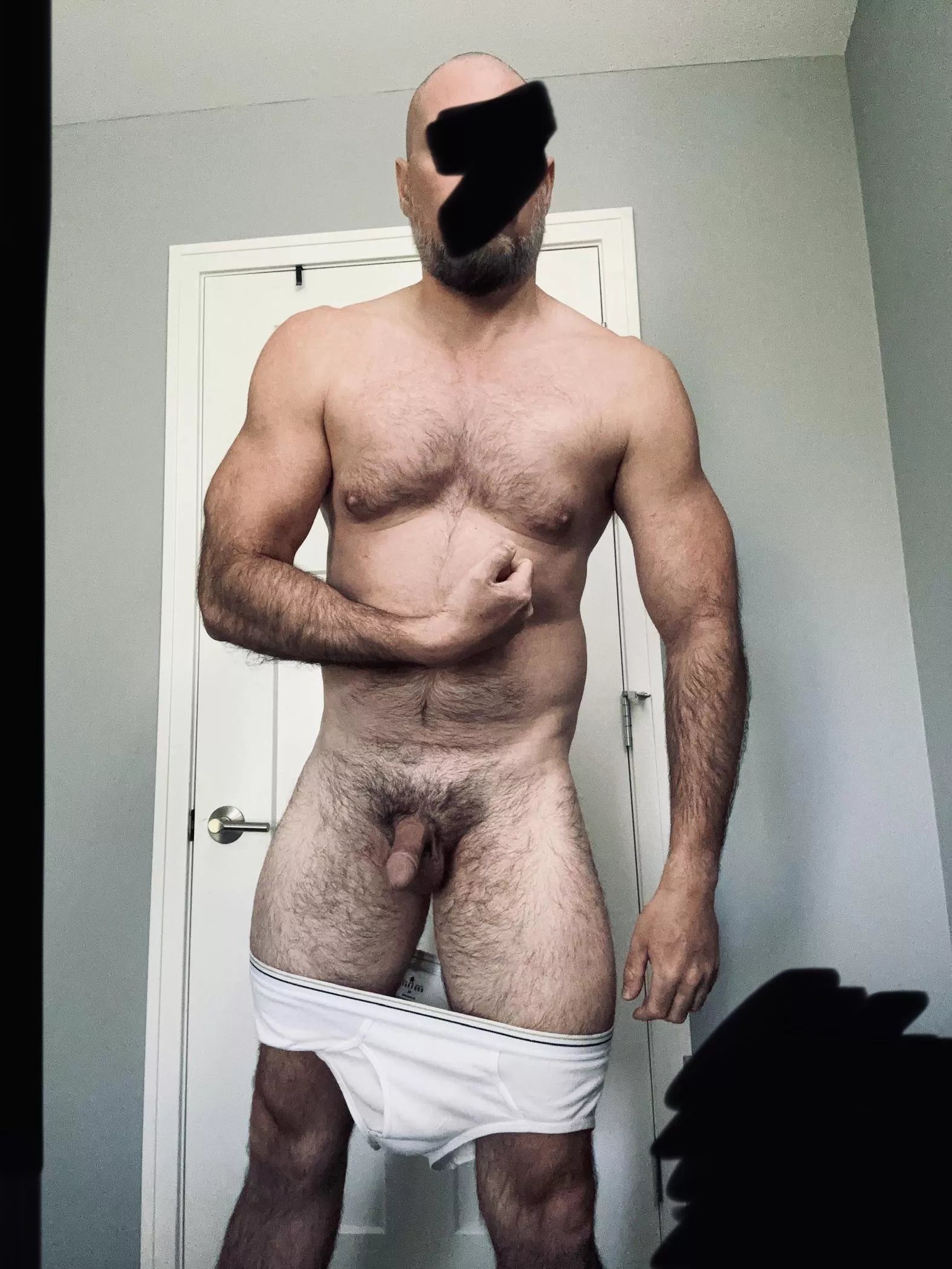 Hairy thigh guy 