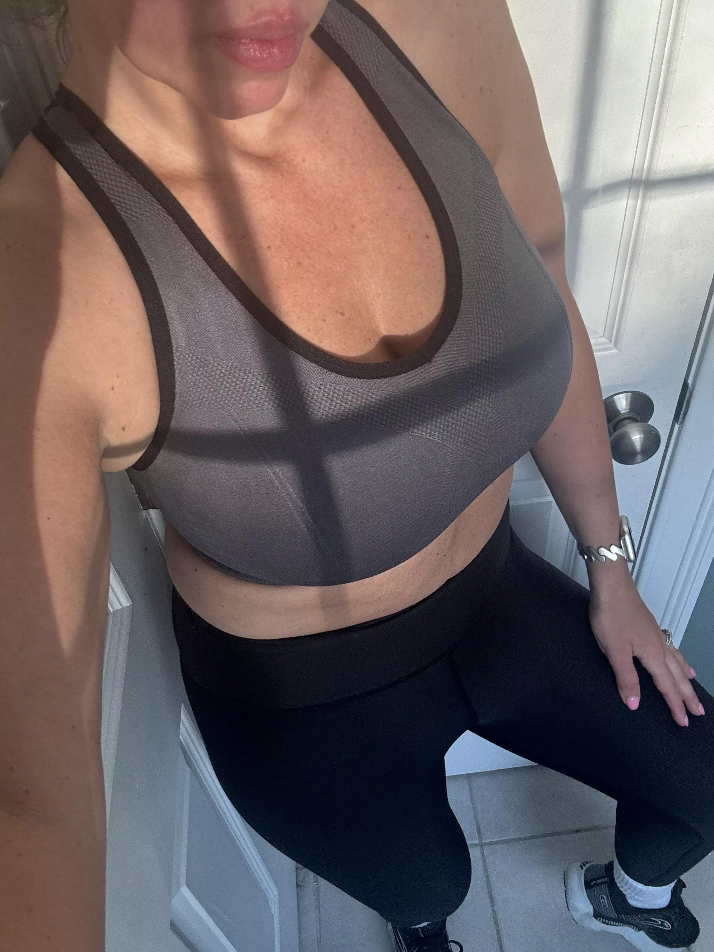 Keeping my mom body in shape for all of you 