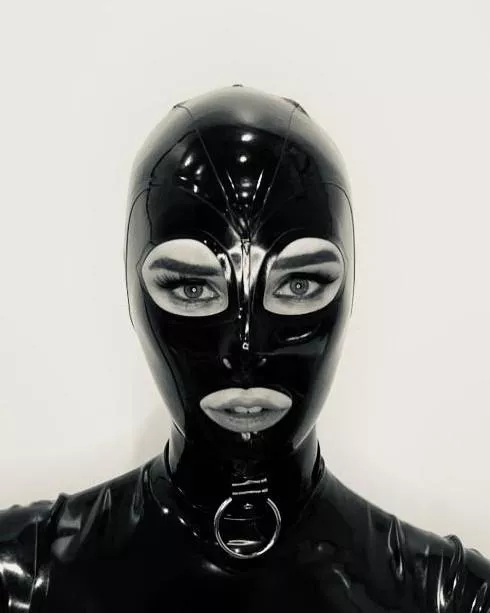 Love how my new hood makes my eyes stand out