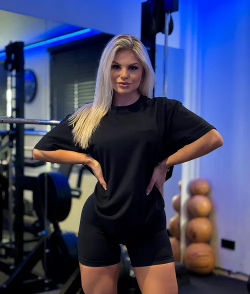 Only real men eats girls after sweating out at the gym