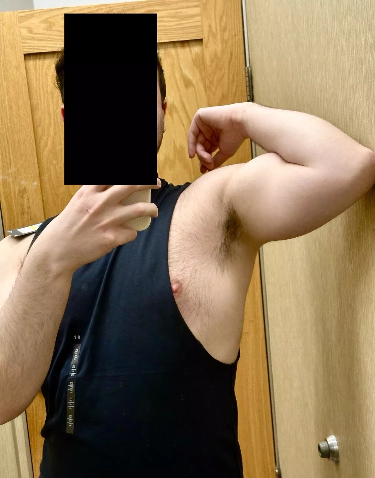 Trying on some new sleeveless shirts to flaunt these pits this Summer 😜