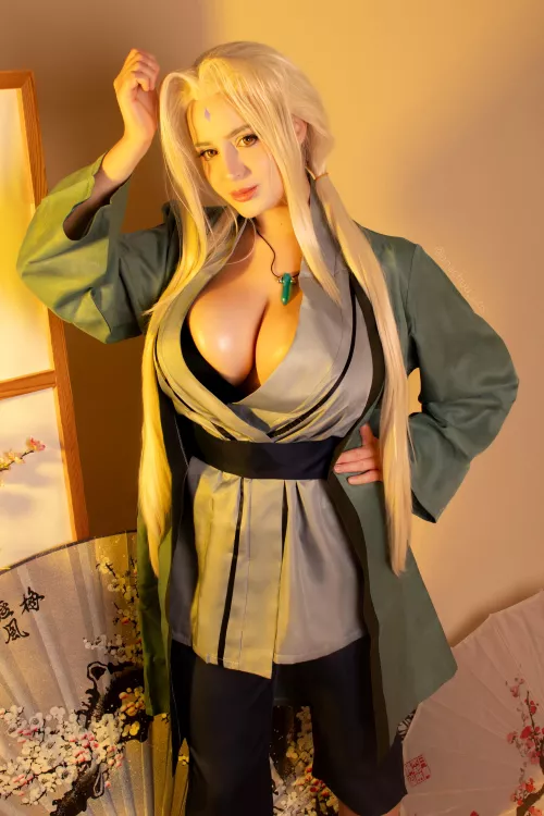 Tsunade by Ana Chuu