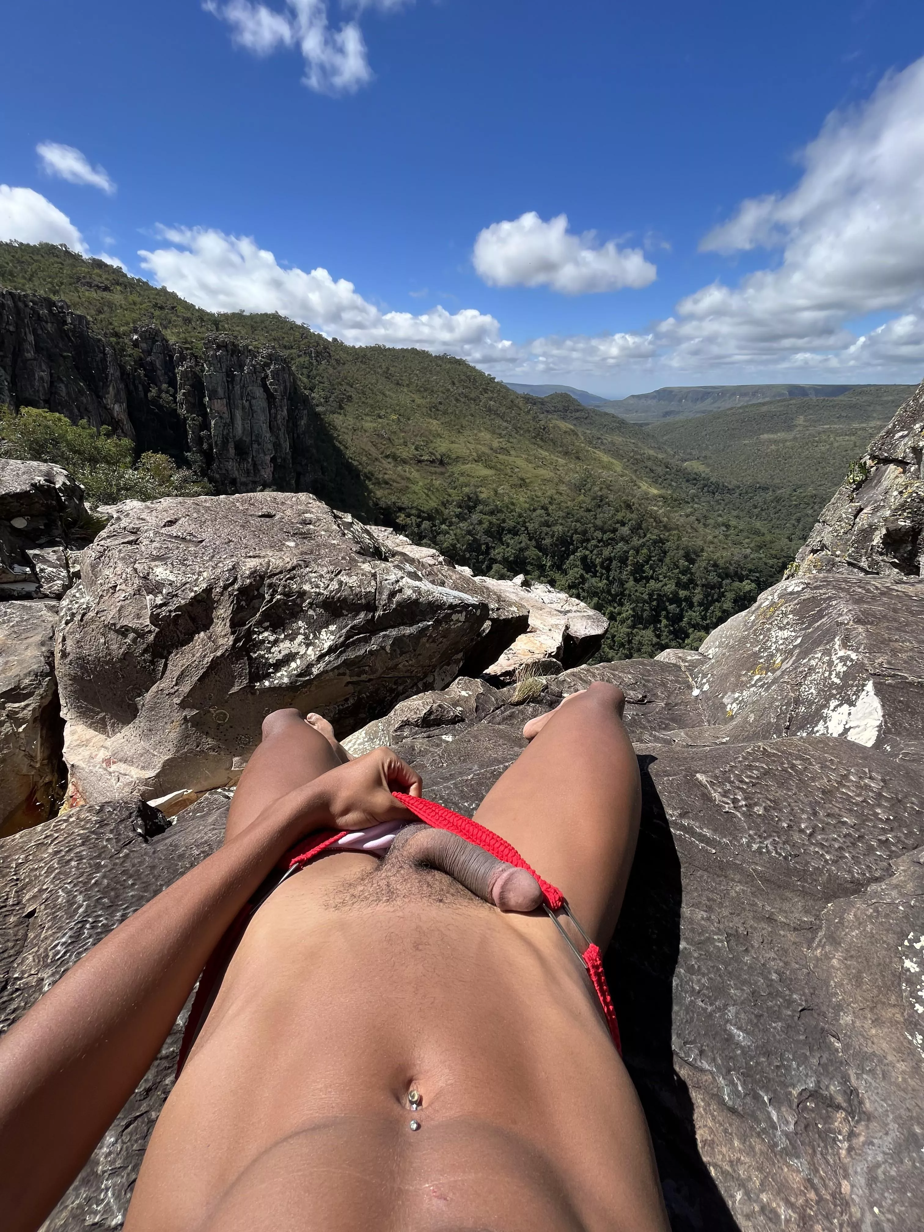 Wanna fuck in the heights?🥵