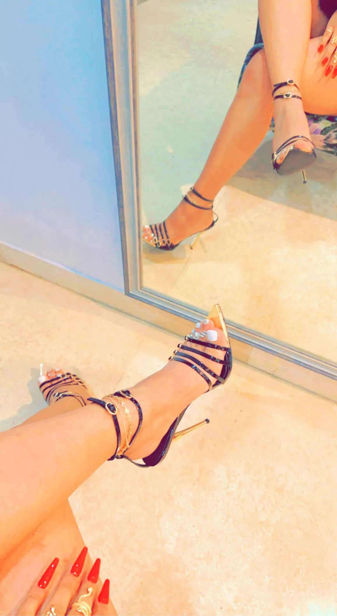 What’s your fav toe nails color?