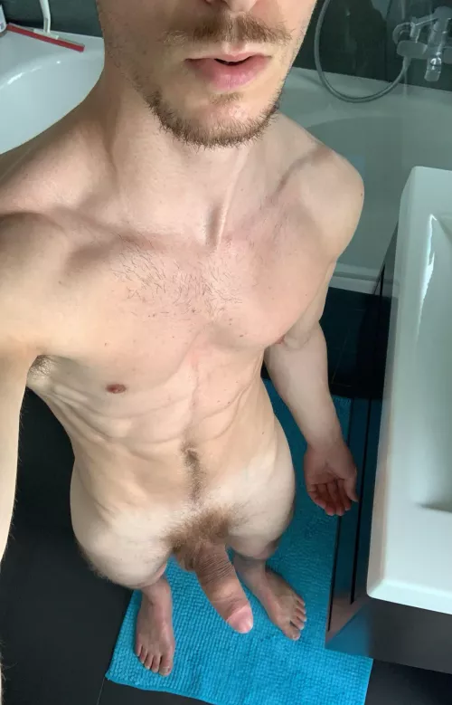 27 where are the fit hung masc/twink guys? Dm with pics for snap +vers +verbal +younger