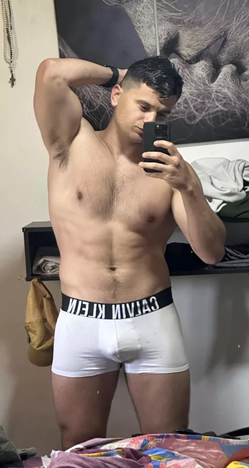 Can you kiss me like the picture ?🫢