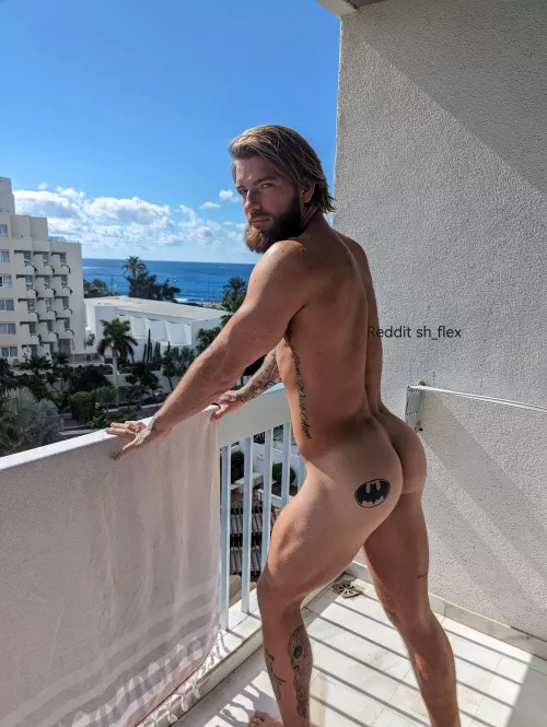 Could you rub some cream on my back? 