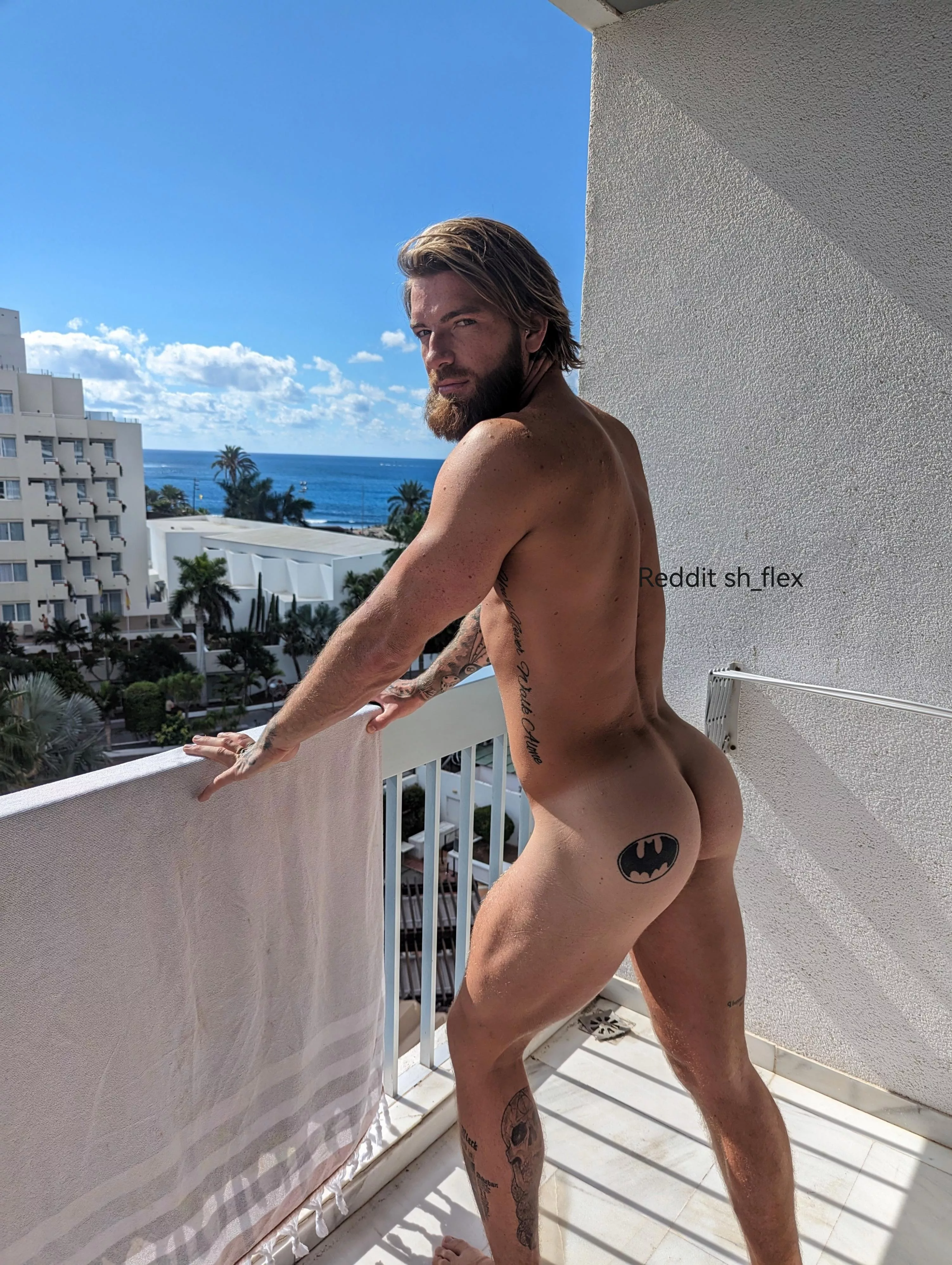 Could you rub some cream on my back? 