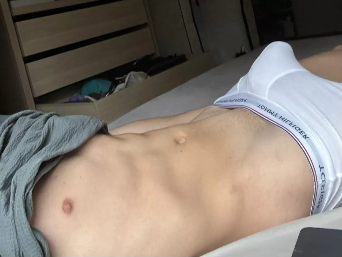 first day we are roommates and we see me what are first words you say... m18